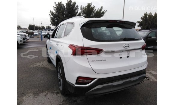 Buy Import Hyundai Santa Fe White Car in Import - Dubai in Central Buy Import Hyundai Santa Fe White Car in Import - Dubai in Central