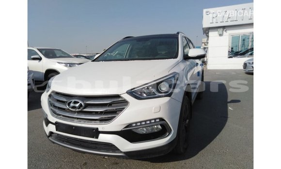 Buy Import Hyundai Santa Fe White Car in Import - Dubai in Central Buy Import Hyundai Santa Fe White Car in Import - Dubai in Central