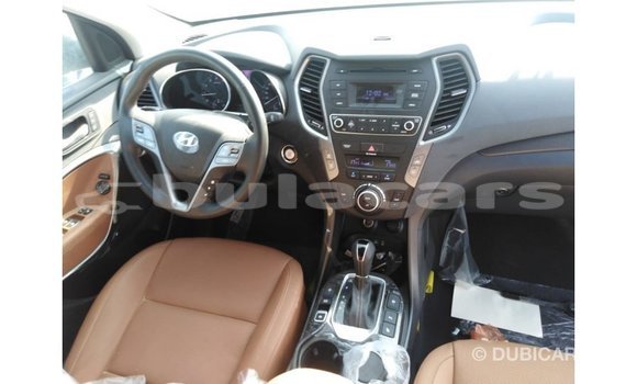 Buy Import Hyundai Santa Fe White Car in Import - Dubai in Central Buy Import Hyundai Santa Fe White Car in Import - Dubai in Central