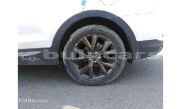 Buy Import Hyundai Santa Fe White Car in Import - Dubai in Central Buy Import Hyundai Santa Fe White Car in Import - Dubai in Central