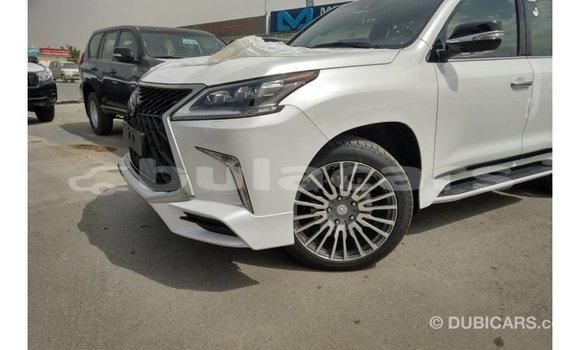 Acheter Import Voiture Lexus LX Blanc à Import - Dubai, Central