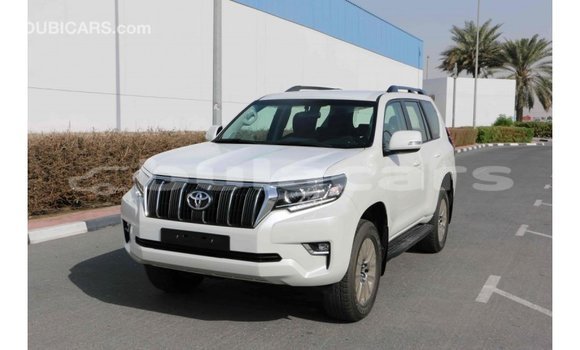 Acheter Import Voiture Toyota Prado Blanc à Import - Dubai, Central Acheter Import Voiture Toyota Prado Blanc à Import - Dubai, Central
