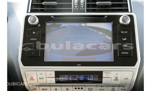 Acheter Import Voiture Toyota Prado Blanc à Import - Dubai, Central Acheter Import Voiture Toyota Prado Blanc à Import - Dubai, Central