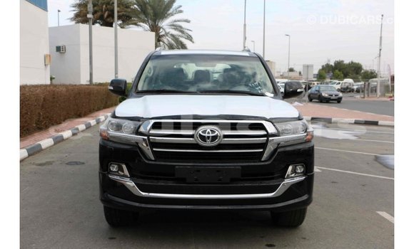 Acheter Import Voiture Toyota Land Cruiser Noir à Import - Dubai, Central Acheter Import Voiture Toyota Land Cruiser Noir à Import - Dubai, Central