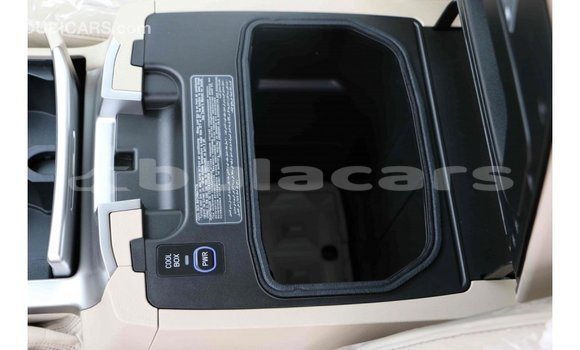 Acheter Import Voiture Toyota Land Cruiser Noir à Import - Dubai, Central Acheter Import Voiture Toyota Land Cruiser Noir à Import - Dubai, Central