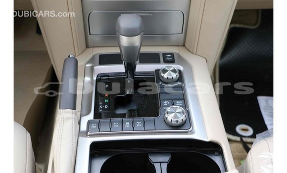 Acheter Import Voiture Toyota Land Cruiser Noir à Import - Dubai, Central Acheter Import Voiture Toyota Land Cruiser Noir à Import - Dubai, Central