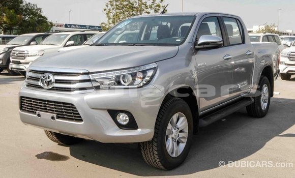 Acheter Import Voiture Toyota Hilux Gris à Import - Dubai, Central Acheter Import Voiture Toyota Hilux Gris à Import - Dubai, Central