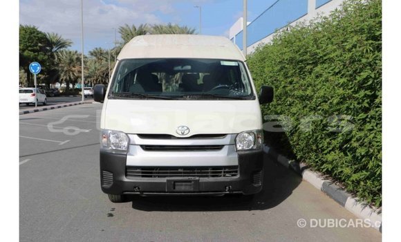 Acheter Import Voiture Toyota Hiace Blanc à Import - Dubai, Central Acheter Import Voiture Toyota Hiace Blanc à Import - Dubai, Central