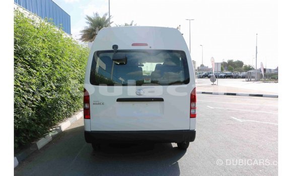 Acheter Import Voiture Toyota Hiace Blanc à Import - Dubai, Central Acheter Import Voiture Toyota Hiace Blanc à Import - Dubai, Central