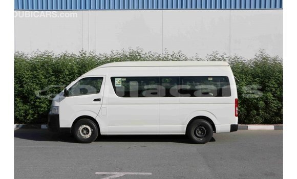 Acheter Import Voiture Toyota Hiace Blanc à Import - Dubai, Central Acheter Import Voiture Toyota Hiace Blanc à Import - Dubai, Central