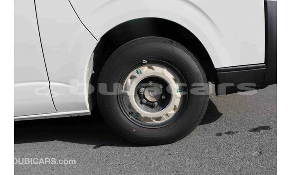 Acheter Import Voiture Toyota Hiace Blanc à Import - Dubai, Central Acheter Import Voiture Toyota Hiace Blanc à Import - Dubai, Central