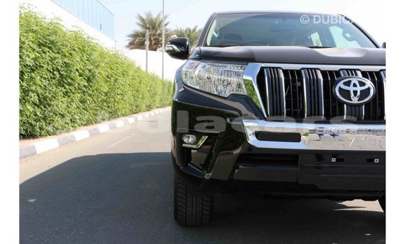 Acheter Import Voiture Toyota Prado Blanc à Import - Dubai, Central Acheter Import Voiture Toyota Prado Blanc à Import - Dubai, Central