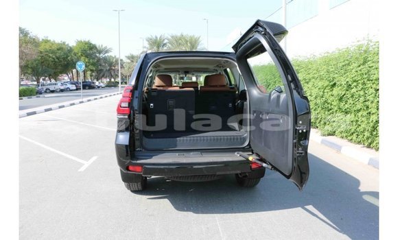 Acheter Import Voiture Toyota Prado Blanc à Import - Dubai, Central Acheter Import Voiture Toyota Prado Blanc à Import - Dubai, Central