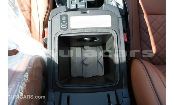 Acheter Import Voiture Toyota Prado Blanc à Import - Dubai, Central Acheter Import Voiture Toyota Prado Blanc à Import - Dubai, Central