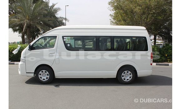 Acheter Import Voiture Toyota Hiace Blanc à Import - Dubai, Central Acheter Import Voiture Toyota Hiace Blanc à Import - Dubai, Central