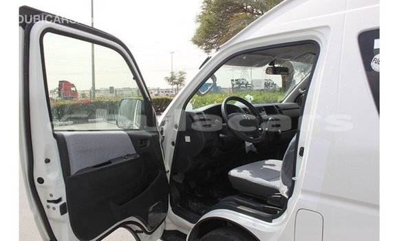 Acheter Import Voiture Toyota Hiace Blanc à Import - Dubai, Central Acheter Import Voiture Toyota Hiace Blanc à Import - Dubai, Central