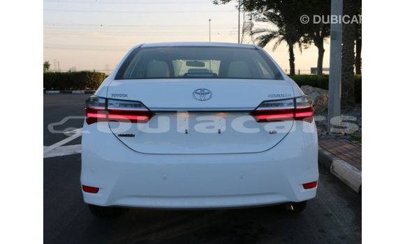 Acheter Import Voiture Toyota Corolla Blanc à Import - Dubai, Central Acheter Import Voiture Toyota Corolla Blanc à Import - Dubai, Central