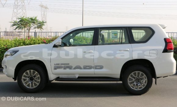 Acheter Import Voiture Toyota Prado Blanc à Import - Dubai, Central Acheter Import Voiture Toyota Prado Blanc à Import - Dubai, Central