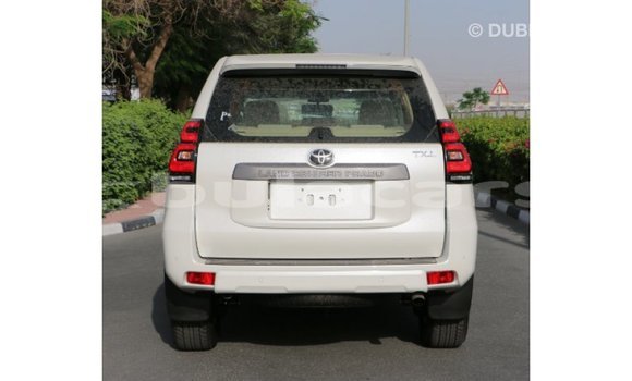 Acheter Import Voiture Toyota Prado Blanc à Import - Dubai, Central Acheter Import Voiture Toyota Prado Blanc à Import - Dubai, Central