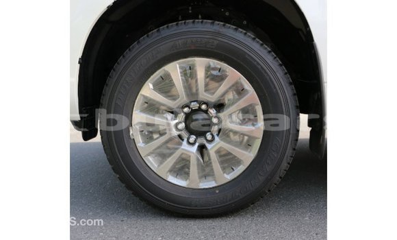 Acheter Import Voiture Toyota Prado Blanc à Import - Dubai, Central Acheter Import Voiture Toyota Prado Blanc à Import - Dubai, Central