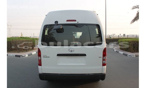 Acheter Import Voiture Toyota Hiace Blanc à Import - Dubai, Central Acheter Import Voiture Toyota Hiace Blanc à Import - Dubai, Central
