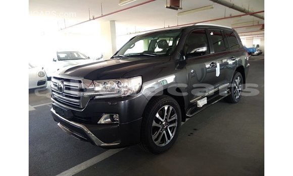 Acheter Import Voiture Toyota Land Cruiser Gris à Import - Dubai, Central Acheter Import Voiture Toyota Land Cruiser Gris à Import - Dubai, Central