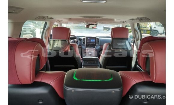 Acheter Import Voiture Toyota Land Cruiser Noir à Import - Dubai, Central Acheter Import Voiture Toyota Land Cruiser Noir à Import - Dubai, Central