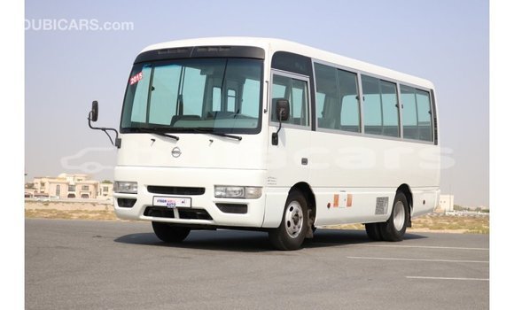 Acheter Import Voiture Nissan 350Z Blanc à Import - Dubai, Central Acheter Import Voiture Nissan 350Z Blanc à Import - Dubai, Central