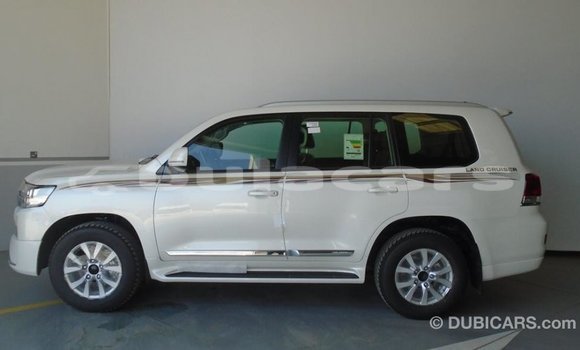 Buy Import Toyota Land Cruiser Other Car in Import - Dubai in Central Buy Import Toyota Land Cruiser Other Car in Import - Dubai in Central