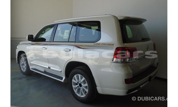 Buy Import Toyota Land Cruiser Other Car in Import - Dubai in Central Buy Import Toyota Land Cruiser Other Car in Import - Dubai in Central