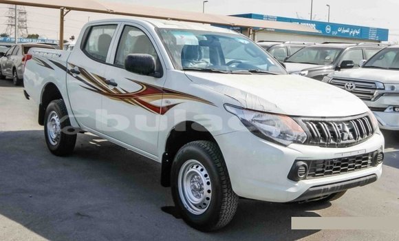 Acheter Import Voiture Mitsubishi L200 Blanc à Import - Dubai, Central Acheter Import Voiture Mitsubishi L200 Blanc à Import - Dubai, Central
