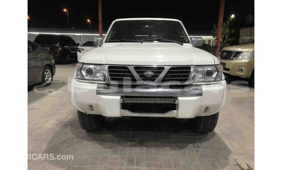 Acheter Import Voiture Nissan Patrol Blanc à Import - Dubai, Central Acheter Import Voiture Nissan Patrol Blanc à Import - Dubai, Central