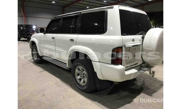 Acheter Import Voiture Nissan Patrol Blanc à Import - Dubai, Central Acheter Import Voiture Nissan Patrol Blanc à Import - Dubai, Central