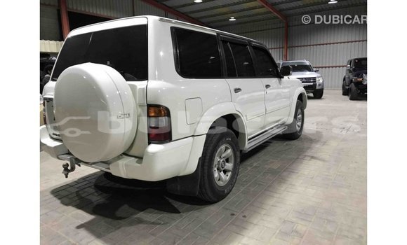 Acheter Import Voiture Nissan Patrol Blanc à Import - Dubai, Central Acheter Import Voiture Nissan Patrol Blanc à Import - Dubai, Central