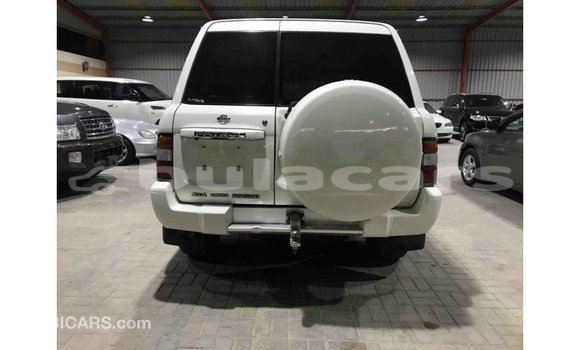 Acheter Import Voiture Nissan Patrol Blanc à Import - Dubai, Central Acheter Import Voiture Nissan Patrol Blanc à Import - Dubai, Central
