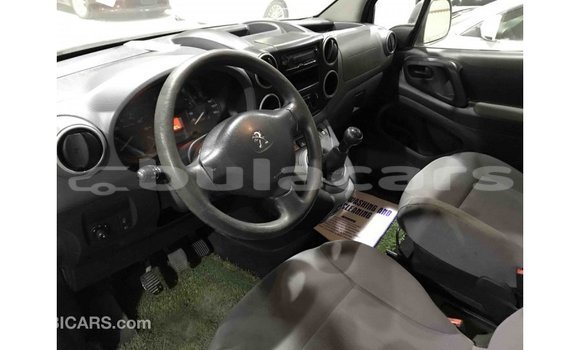 Acheter Import Voiture Peugeot Partner Blanc à Import - Dubai, Central Acheter Import Voiture Peugeot Partner Blanc à Import - Dubai, Central