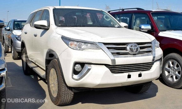 Buy Import Toyota Fortuner White Car in Import - Dubai in Central Buy Import Toyota Fortuner White Car in Import - Dubai in Central