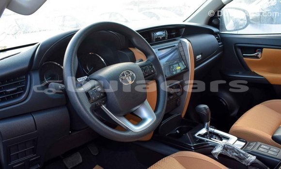 Buy Import Toyota Fortuner White Car in Import - Dubai in Central Buy Import Toyota Fortuner White Car in Import - Dubai in Central