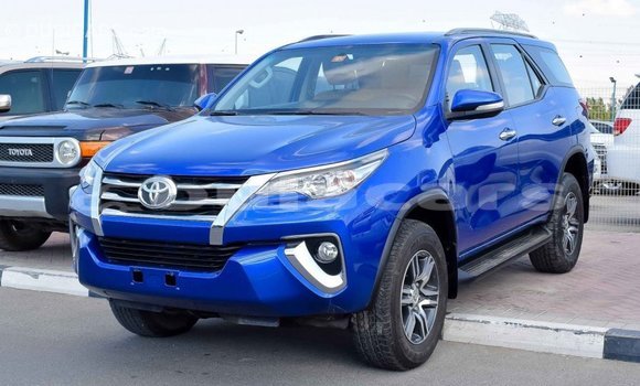 Acheter Import Voiture Toyota Fortuner Bleu à Import - Dubai, Central Acheter Import Voiture Toyota Fortuner Bleu à Import - Dubai, Central