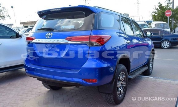 Acheter Import Voiture Toyota Fortuner Bleu à Import - Dubai, Central Acheter Import Voiture Toyota Fortuner Bleu à Import - Dubai, Central