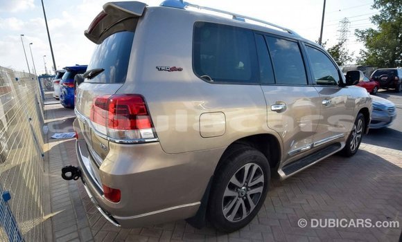Acheter Import Voiture Toyota Land Cruiser Autre à Import - Dubai, Central Acheter Import Voiture Toyota Land Cruiser Autre à Import - Dubai, Central