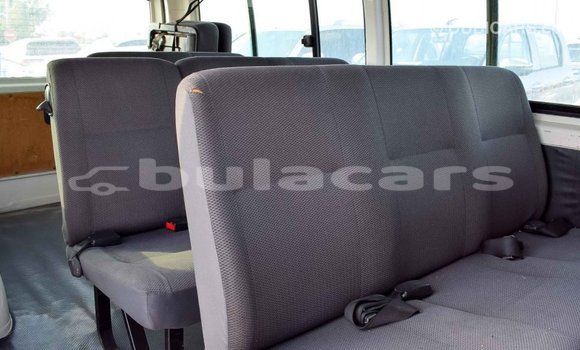 Buy Import Toyota Hiace White Car in Import - Dubai in Central Buy Import Toyota Hiace White Car in Import - Dubai in Central