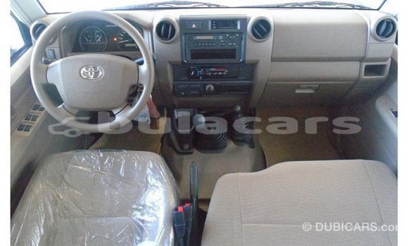 Buy Import Toyota Land Cruiser White Car in Import - Dubai in Central Buy Import Toyota Land Cruiser White Car in Import - Dubai in Central