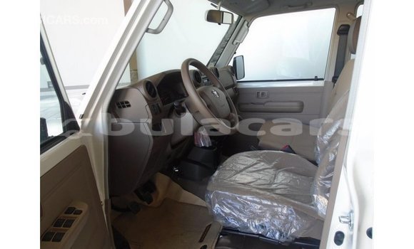 Buy Import Toyota Land Cruiser White Car in Import - Dubai in Central Buy Import Toyota Land Cruiser White Car in Import - Dubai in Central