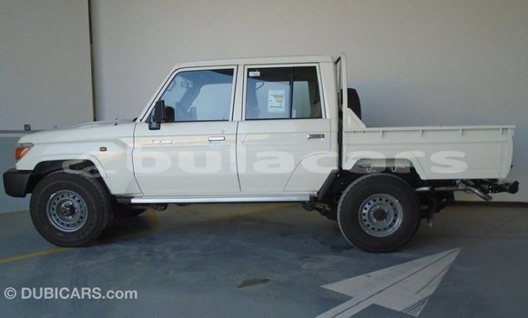 Buy Import Toyota Land Cruiser White Car in Import - Dubai in Central Buy Import Toyota Land Cruiser White Car in Import - Dubai in Central