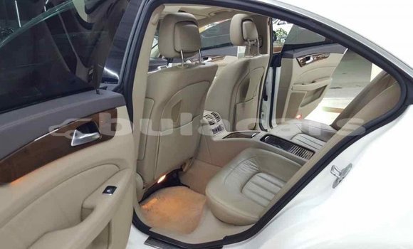 Buy Import Mercedes-Benz 190 (W201) White Car in Import - Dubai in Central
