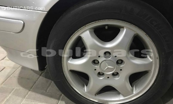 Acheter Import Voiture Mercedes-Benz 190 (W201) Gris à Import - Dubai, Central Acheter Import Voiture Mercedes-Benz 190 (W201) Gris à Import - Dubai, Central