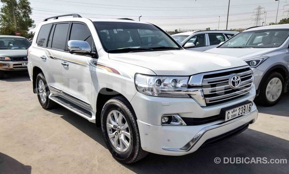Buy Import Toyota Land Cruiser White Car in Import - Dubai in Central Buy Import Toyota Land Cruiser White Car in Import - Dubai in Central