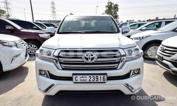 Buy Import Toyota Land Cruiser White Car in Import - Dubai in Central Buy Import Toyota Land Cruiser White Car in Import - Dubai in Central