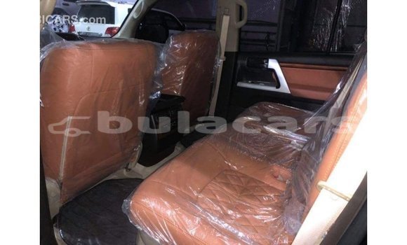 Acheter Import Voiture Toyota Land Cruiser Noir à Import - Dubai, Central Acheter Import Voiture Toyota Land Cruiser Noir à Import - Dubai, Central